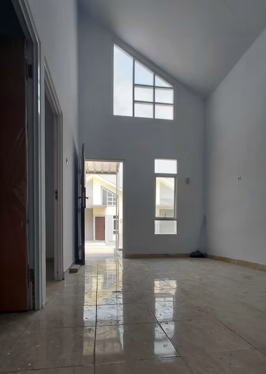 Interior High Ceiling Lega