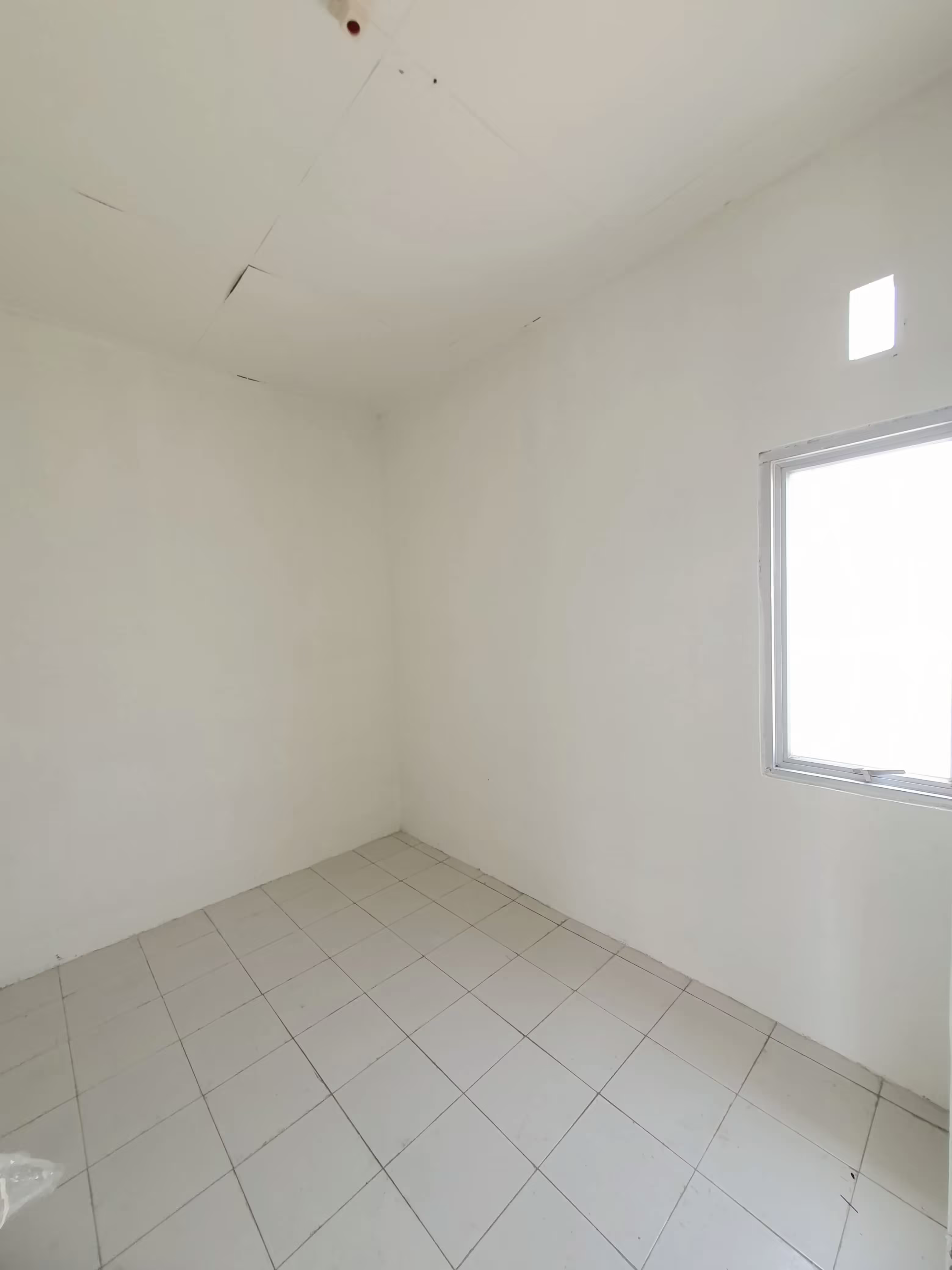 Kamar Tidur Alumunium & Ventilasi Alami